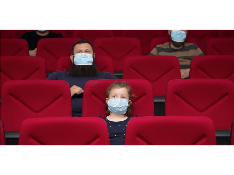 La imagen tiene un atributo ALT vacío; su nombre de archivo es CINE.jpg